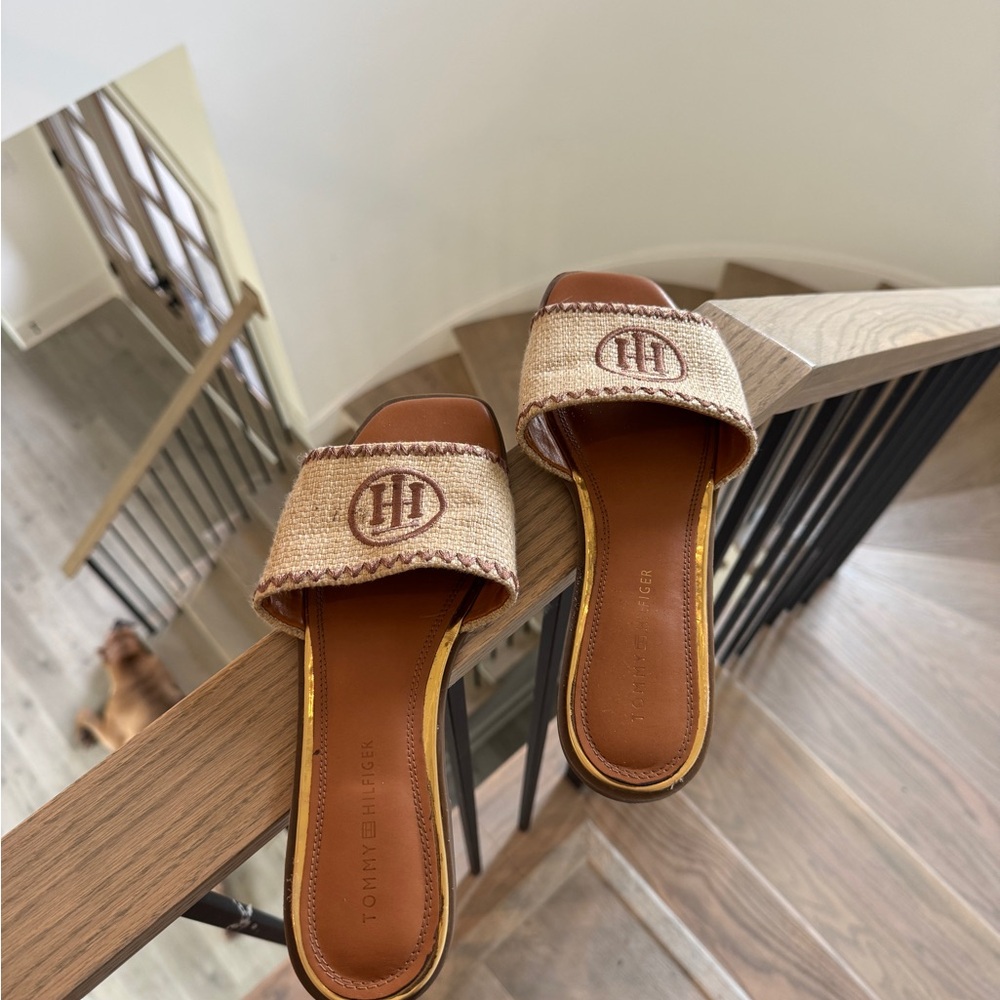 Tommy Hilfiger Women's Brown and Gold Sandals
